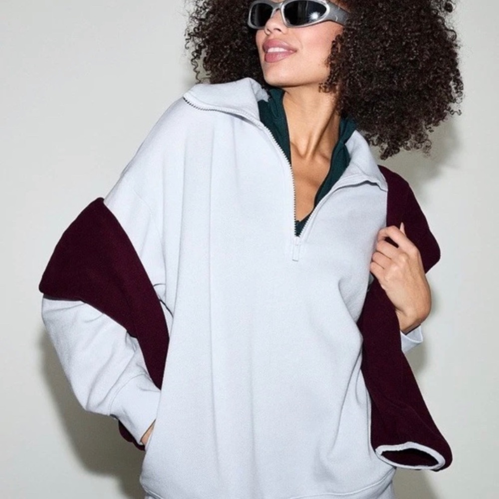 PINK Victoria's Secret White Graphic Crewneck Pullover - Picture 3 of 8